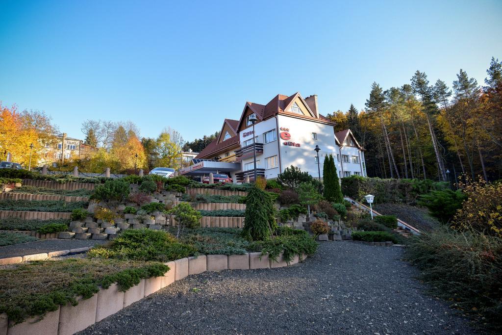 Elita Hotel & Restauracja Iwonicz-Zdroj Exterior photo