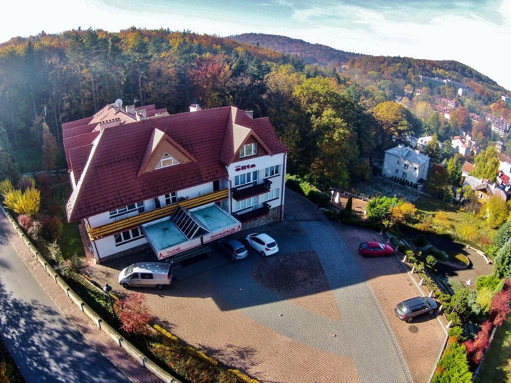 Elita Hotel & Restauracja Iwonicz-Zdroj Exterior photo